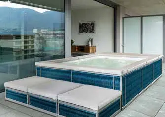 [XNFTRB1BIBLG] LAGHETTO Piscine NINFEA THINY 233x233 avec chauffage et balneo - BLEU